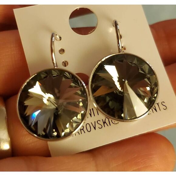 Gray Swarovski Element NWT Earrings. Wedding. Party.‎ New years. Simple. Work - Picture 2 of 5